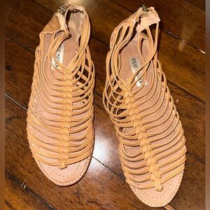 Steve Madden strappy sandals in tan size 6